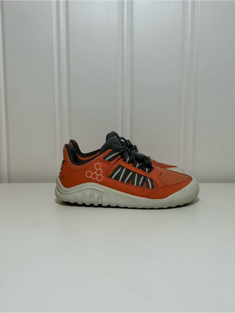 Vivo barefoot explore at coral orange sneakers
